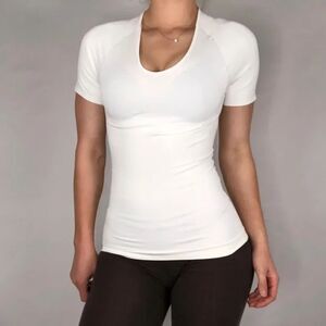 SPANX Compression Zoned Performance Undershirt Women's Size Large Whtie